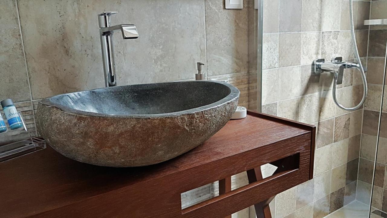 Sarakiniko Rooms Adamantas  Ngoại thất bức ảnh