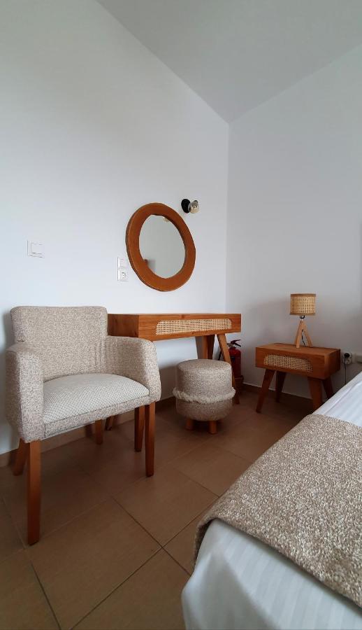 Sarakiniko Rooms Adamantas  Ngoại thất bức ảnh