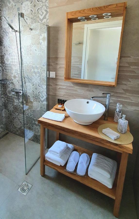 Sarakiniko Rooms Adamantas  Ngoại thất bức ảnh