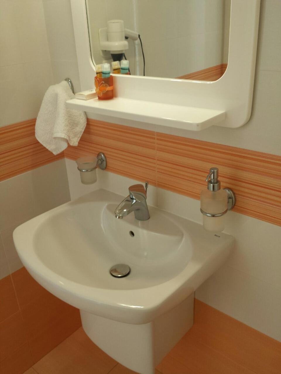 Sarakiniko Rooms Adamantas  Ngoại thất bức ảnh